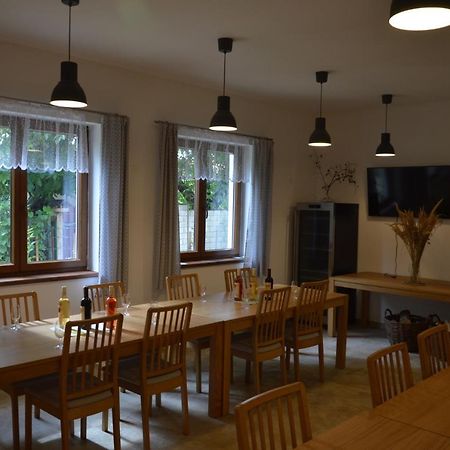 Penzion V Rodinnem Vinarstvi Kadubcovi Lipov Buitenkant foto