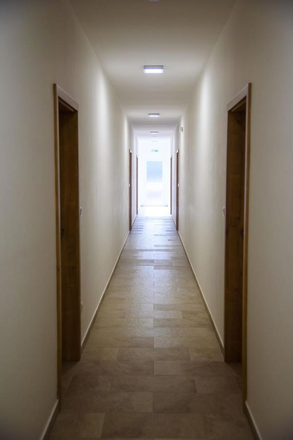 Penzion V Rodinnem Vinarstvi Kadubcovi Lipov Buitenkant foto